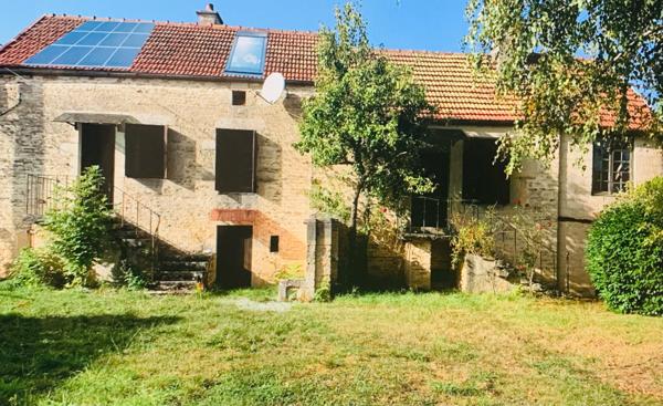 Corps de ferme , proche de CHATILLON SUR SEINE, comprenant une habitation de 80m², une grange et terrain :700m Montliot-et-Courcelles (21400)