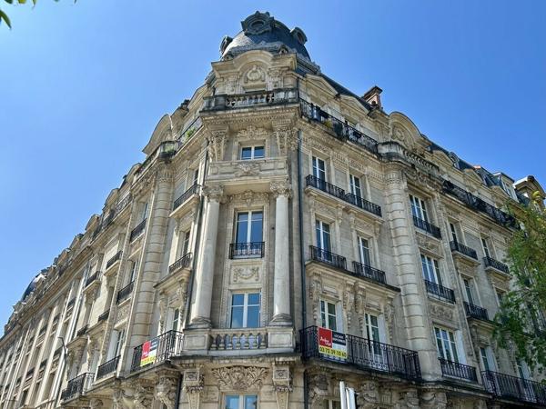 BUREAUX à LOUER de 207 m²