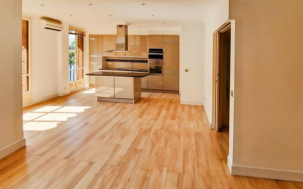 Appartement à vendre    3 pièces • 84 m2 Nice