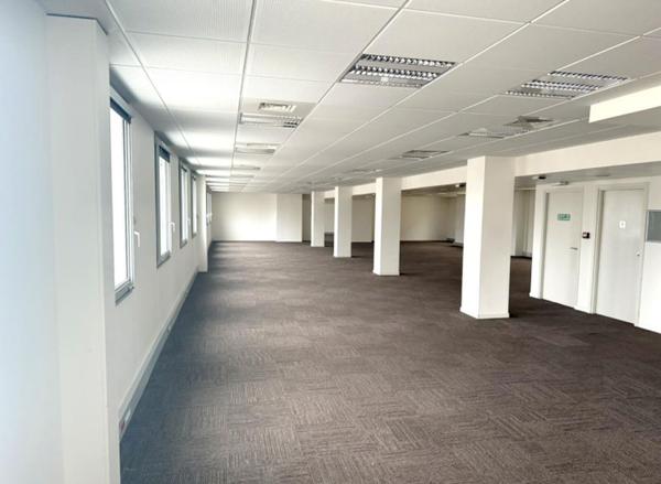 Opportunité de bureaux à louer à Suresnes, face au bois de Boulogne