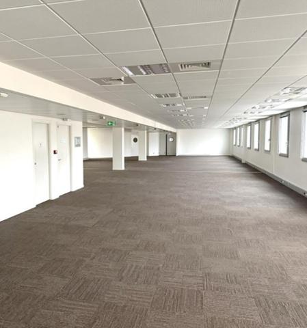 Opportunité de bureaux à louer à Suresnes, face au bois de Boulogne