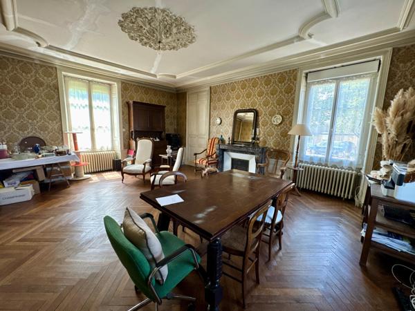 Maison de Maître 5 chambres avec jardin de 1382m2