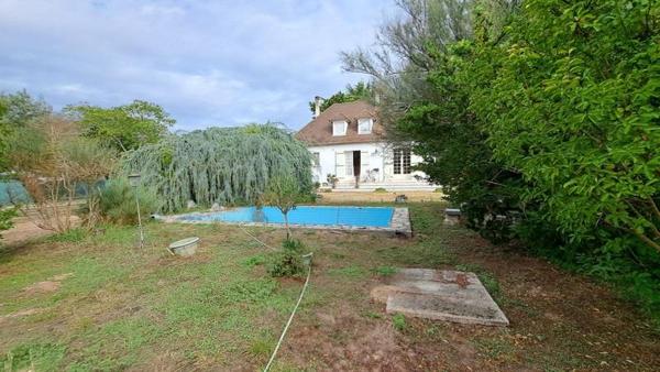 Maison à vendre |  Saint-Médard-de-Guizières |  5 pièces | 135 m²