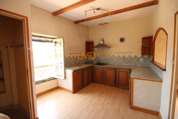 Sauve appartement dans maison de village