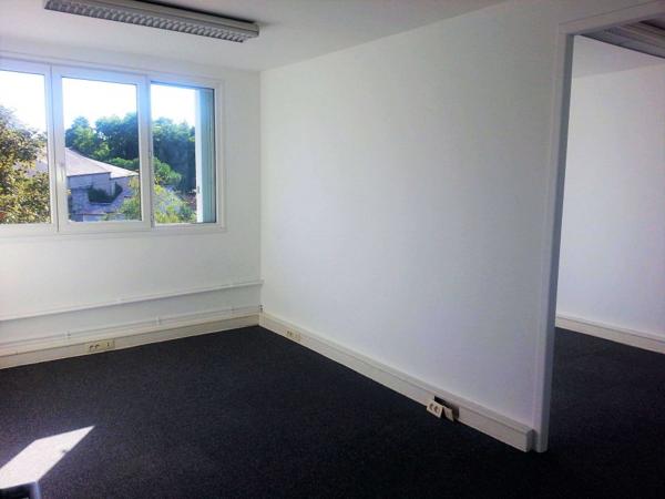 37.08M² BUREAUX PROCHE DE LA GARE AVEC PARKING CLOS