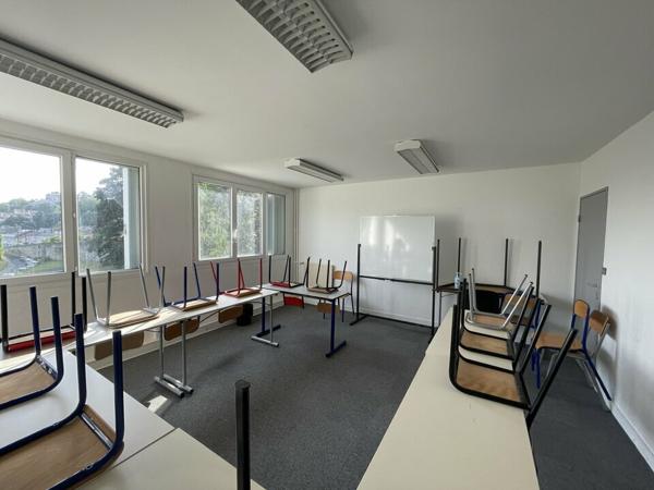37.08M² BUREAUX PROCHE DE LA GARE AVEC PARKING CLOS