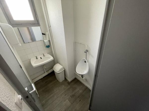 37.08M² BUREAUX PROCHE DE LA GARE AVEC PARKING CLOS