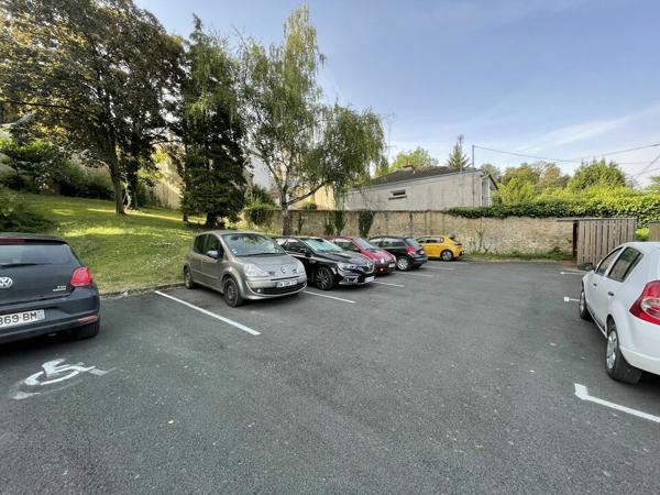 37.08M² BUREAUX PROCHE DE LA GARE AVEC PARKING CLOS