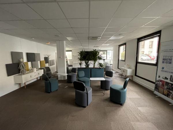 Bureaux à louer à Chatou avec parkings privatifs et accès rapide transports