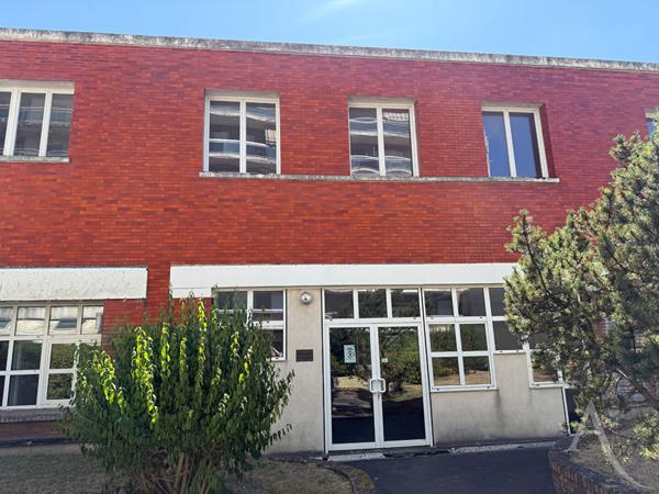 Local commercial Chateauroux Voltaire