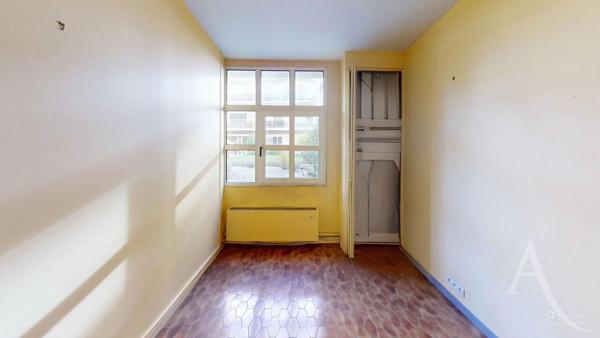 Local commercial Chateauroux Voltaire