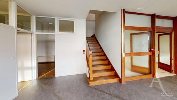 Local commercial Chateauroux Voltaire