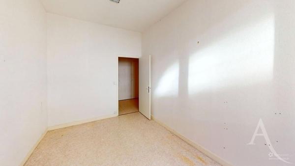 Local commercial Chateauroux Voltaire