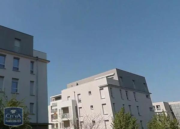 Parking à louer Bron (69500)