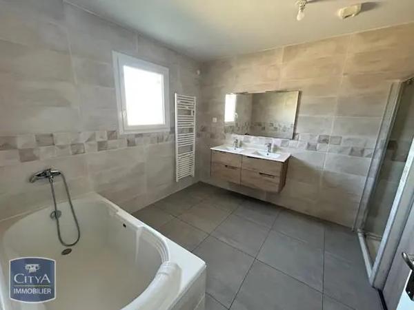 Maison à louer 4 pièces 116m²