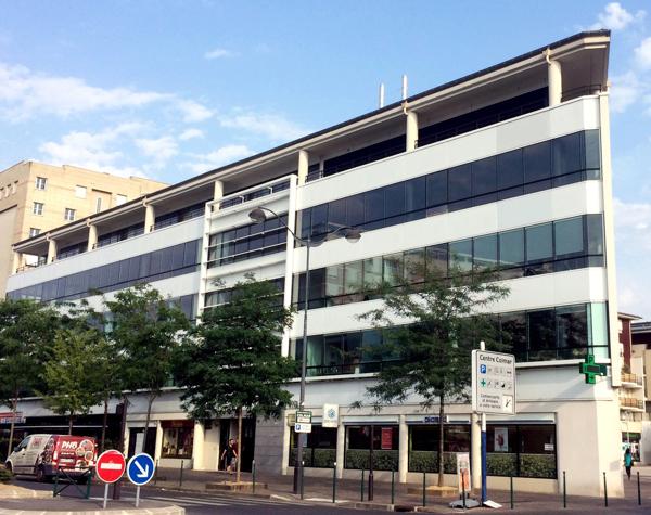 Bureaux rénovés et lumineux à louer à Rueil-Malmaison – Proximité RER A – Quartier dynamique
