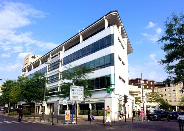 Bureaux rénovés et lumineux à louer à Rueil-Malmaison – Proximité RER A – Quartier dynamique