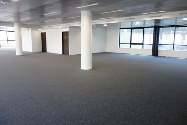 Bureaux rénovés et lumineux à louer à Rueil-Malmaison – Proximité RER A – Quartier dynamique