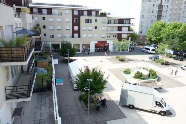 Bureaux rénovés et lumineux à louer à Rueil-Malmaison – Proximité RER A – Quartier dynamique