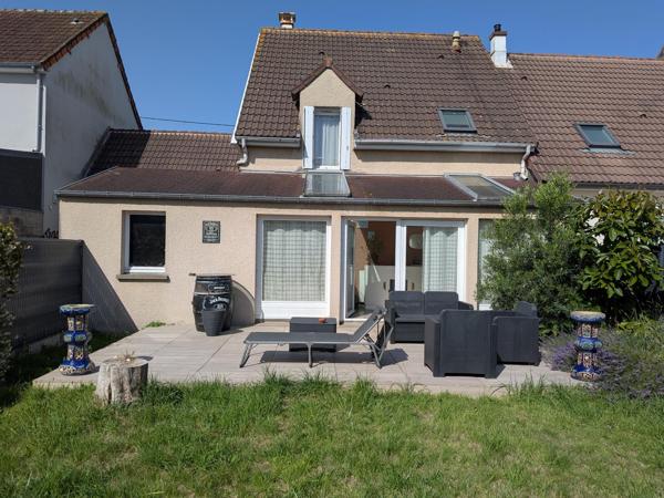 maison située dans un quartier très agréable .