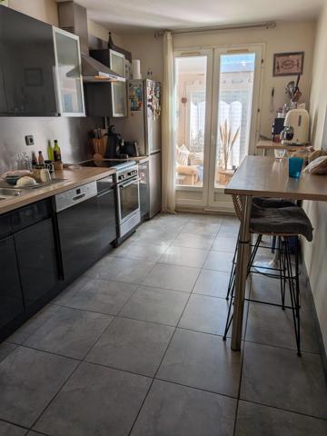 maison située dans un quartier très agréable .