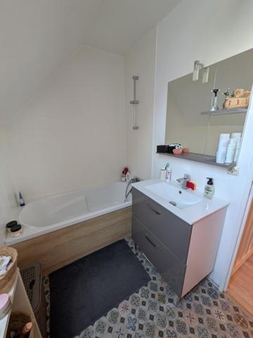 maison située dans un quartier très agréable .