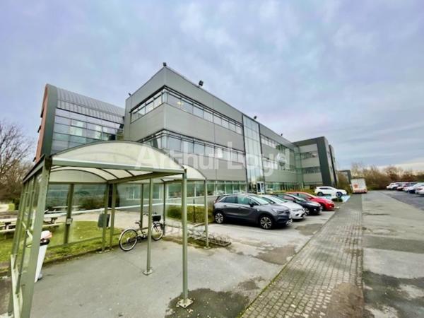 Bureaux à louer à Villeneuve d'Ascq - Immeuble indépendant sécurisé - Espaces modulables et parkings