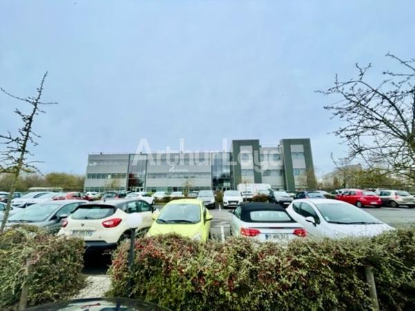 Bureaux à louer à Villeneuve d'Ascq - Immeuble indépendant sécurisé - Espaces modulables et parkings
