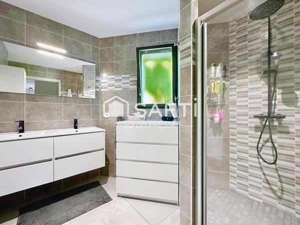 Maison 4 chambres et 1 bureau - Terrain 469 m2