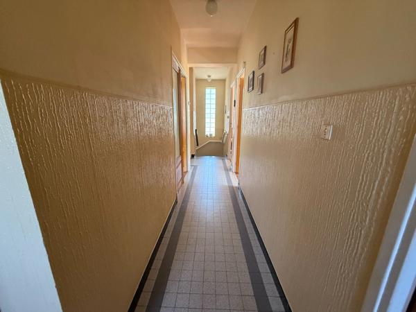 Maison avec dépendance et vue dégagée