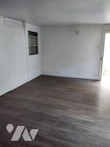 Maison DU XVIIéme siécle (inscrit à l'ismh) sur la commune de VALENCIENNES sur 408,64m² avec ga...