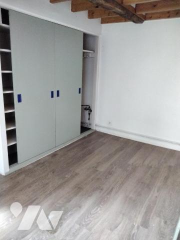 Maison DU XVIIéme siécle (inscrit à l'ismh) sur la commune de VALENCIENNES sur 408,64m² avec ga...