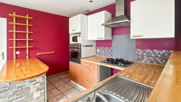 Appartement duplex  4 pièces - place de parking- CENTRE-VILLE