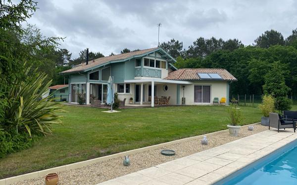 Maison à vendre    6 pièces •  Rivière-Saas-et-Gourby