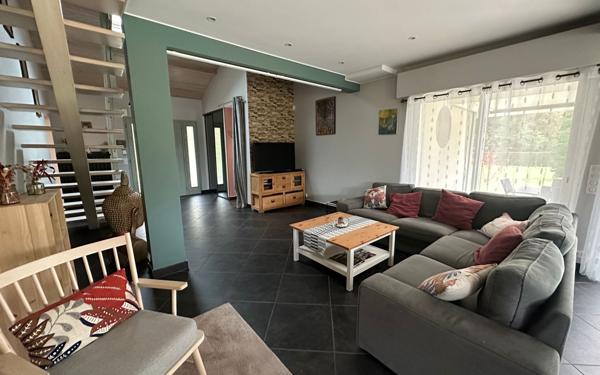 Maison à vendre    6 pièces •  Rivière-Saas-et-Gourby