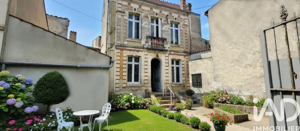 Maison à vendre 4 pièces 123 m² Saint-Jean-d'Angély