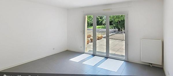 Studio rénové Pessac Centre avec grande terrasse