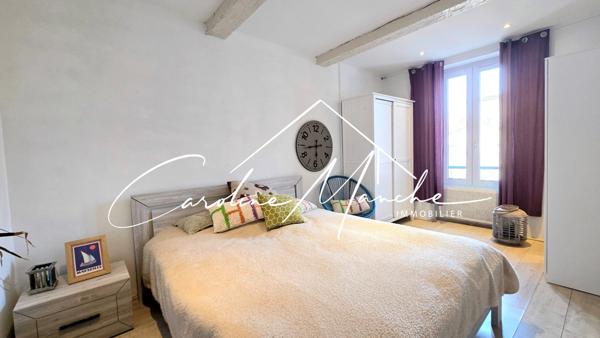 Charmante maison de ville T4 + garage à Eyguières