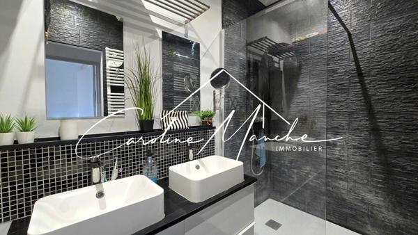 Charmante maison de ville T4 + garage à Eyguières