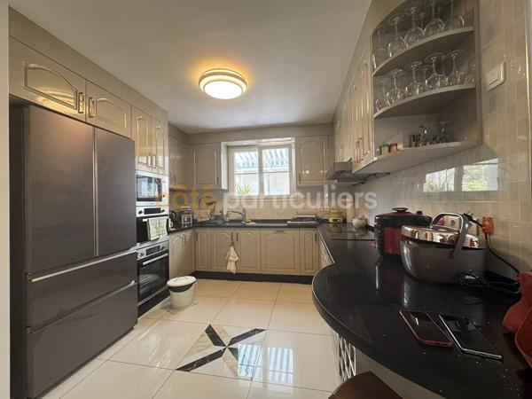 Vente
                Maison97,28 m² - 4 Pièces -
                    CERGY (95800)