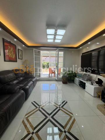 Vente
                Maison97,28 m² - 4 Pièces -
                    CERGY (95800)