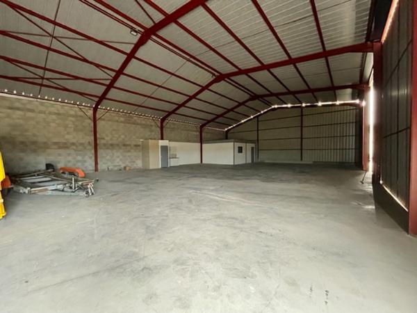 Entrepôt / local industriel Amberieu En Bugey 2 pièce(s) 384 m2 avec grand parking