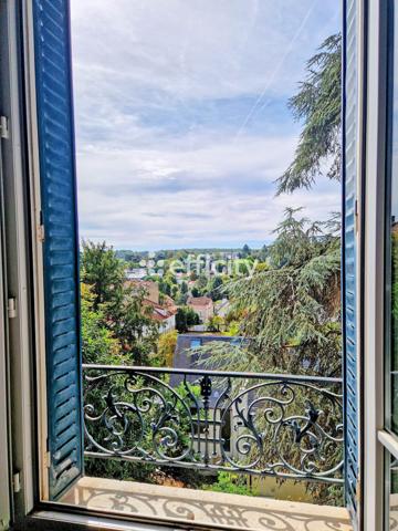 Maison
         15 pièces
        - 373 m² Bien prestige 2 550 000 € *