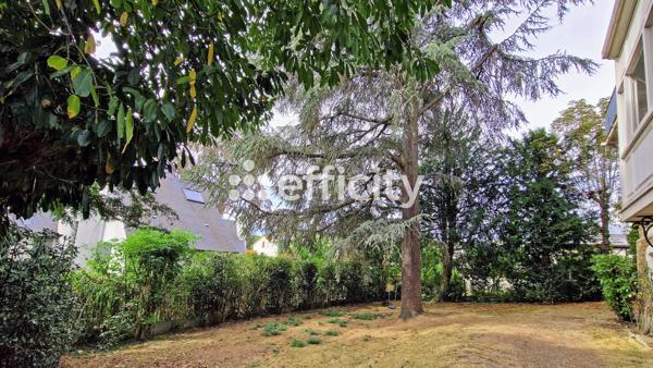 Maison
         15 pièces
        - 373 m² Bien prestige 2 550 000 € *