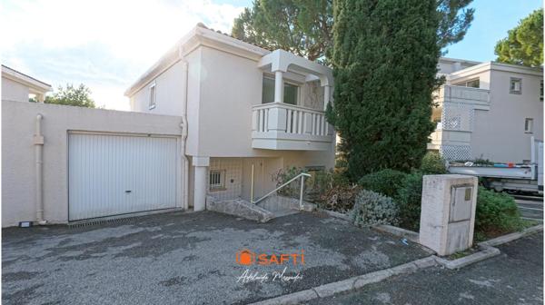 Élégante demeure avec jardin, lumière et panorama mer