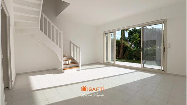 Élégante demeure avec jardin, lumière et panorama mer