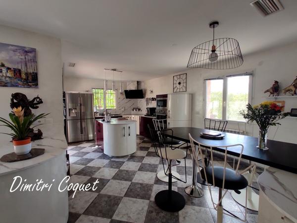 Villa  4 chambres piscine,sous-sol et oliveraie