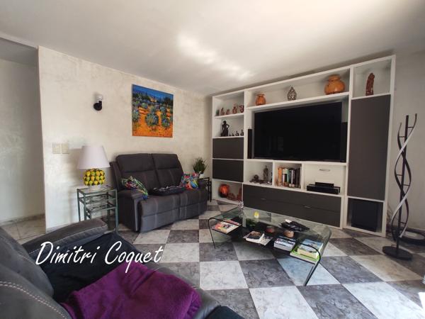 Villa  4 chambres piscine,sous-sol et oliveraie