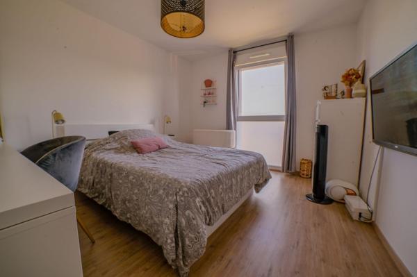 Bel appartement récent avec balcon & 2 parkings