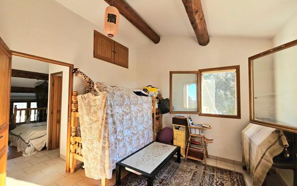 Maison à vendre    6 pièces •  Lançon-Provence